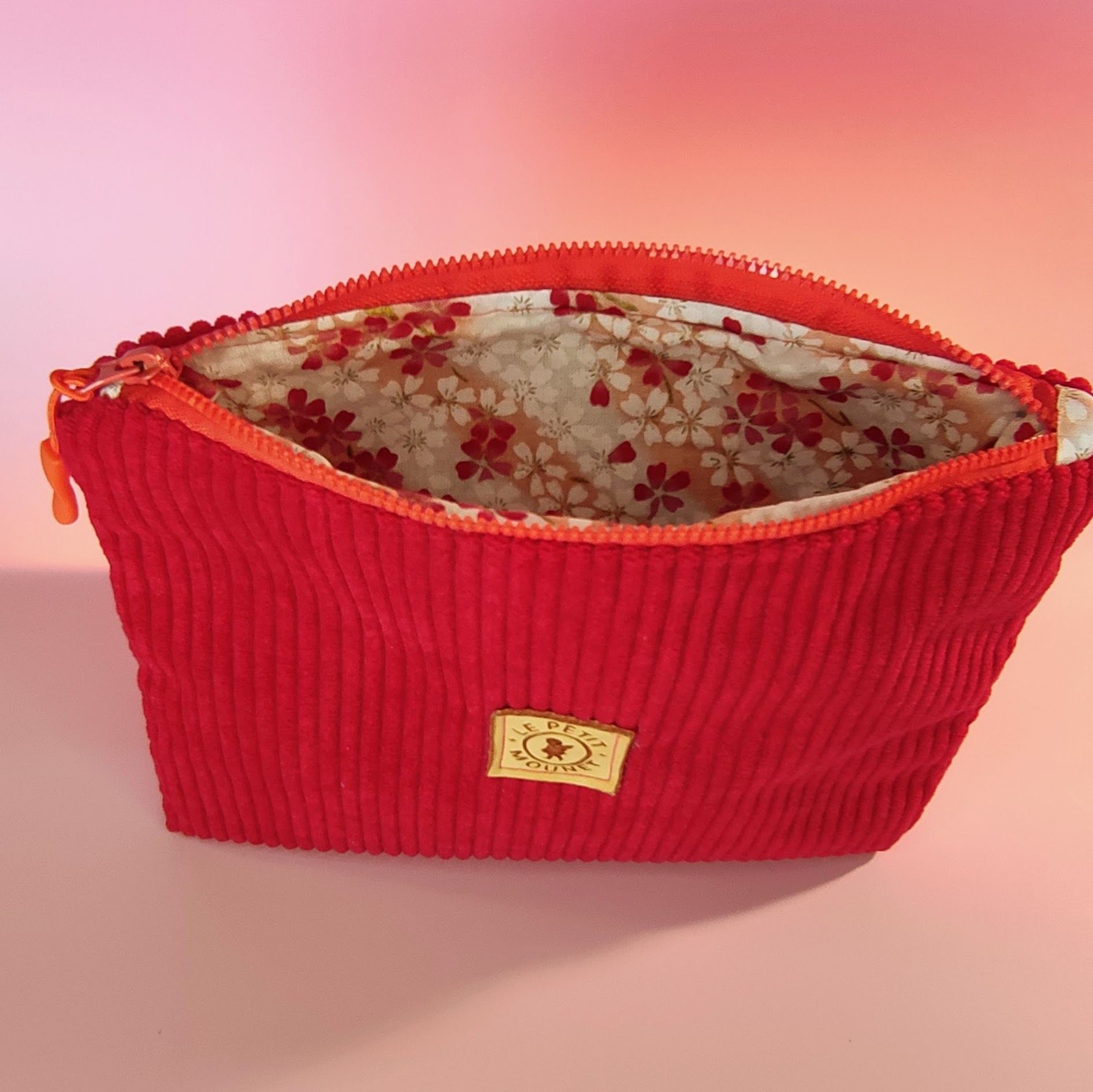 Trousse en velours rouge