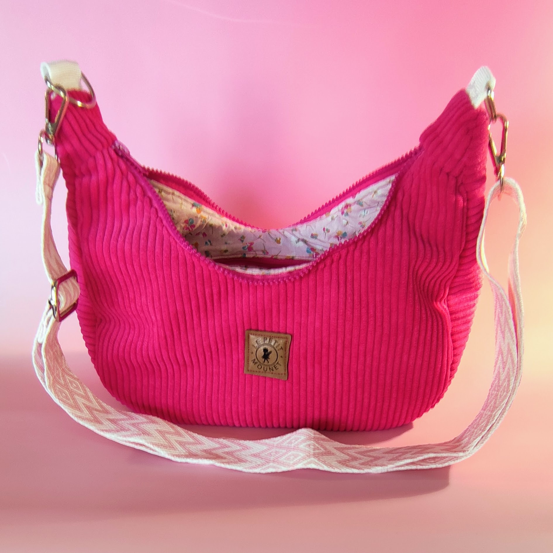 Sac à bandoulière en velours côtelé rose