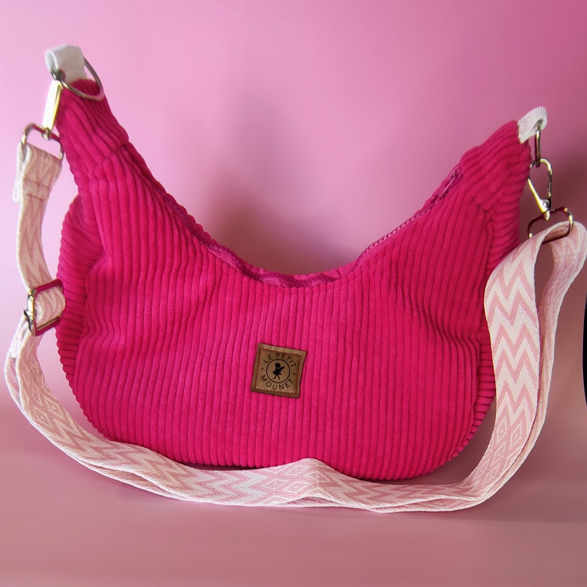 Sac à bandoulière en velours côtelé rose