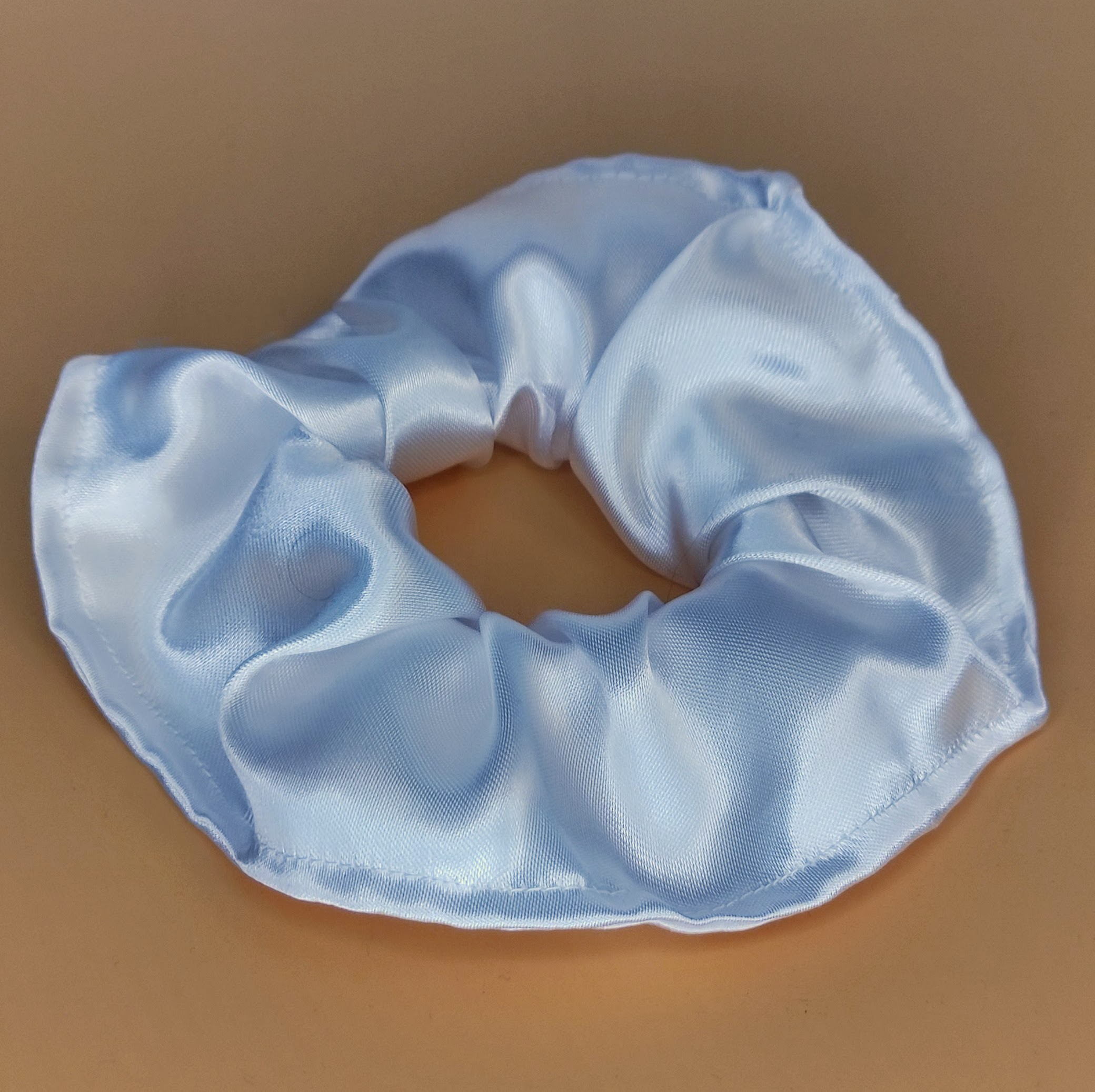 Chouchou en satin blanc