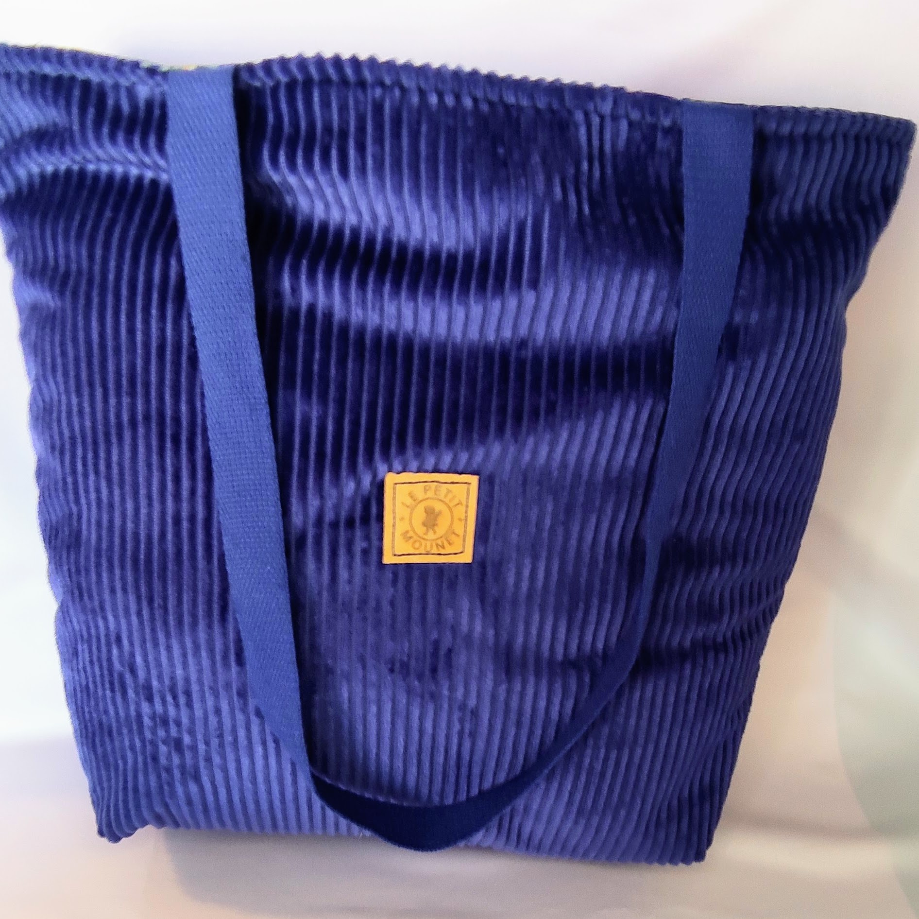 Sac cabas bleu en velours côtelé