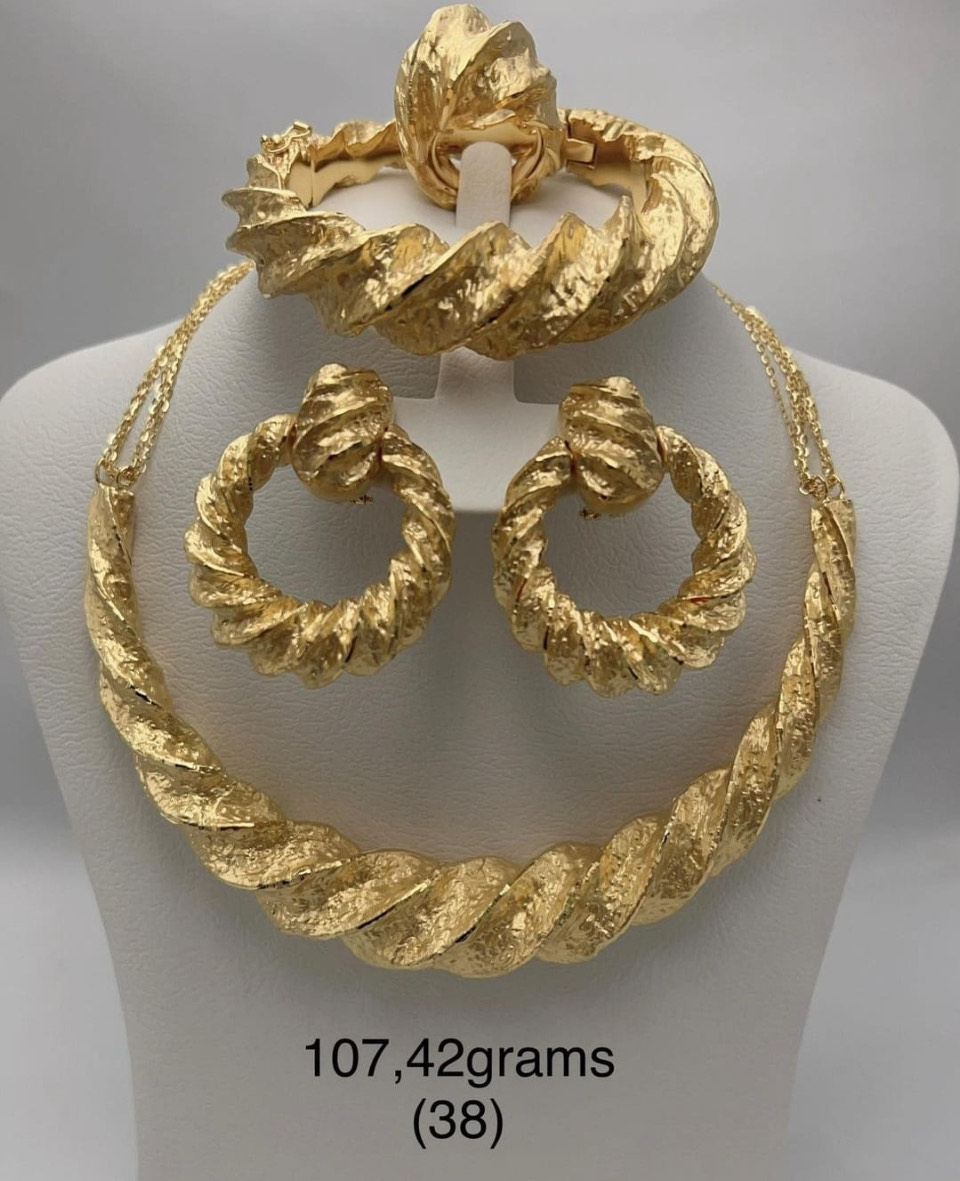 Elegant Twisted Gold Jewelry Set