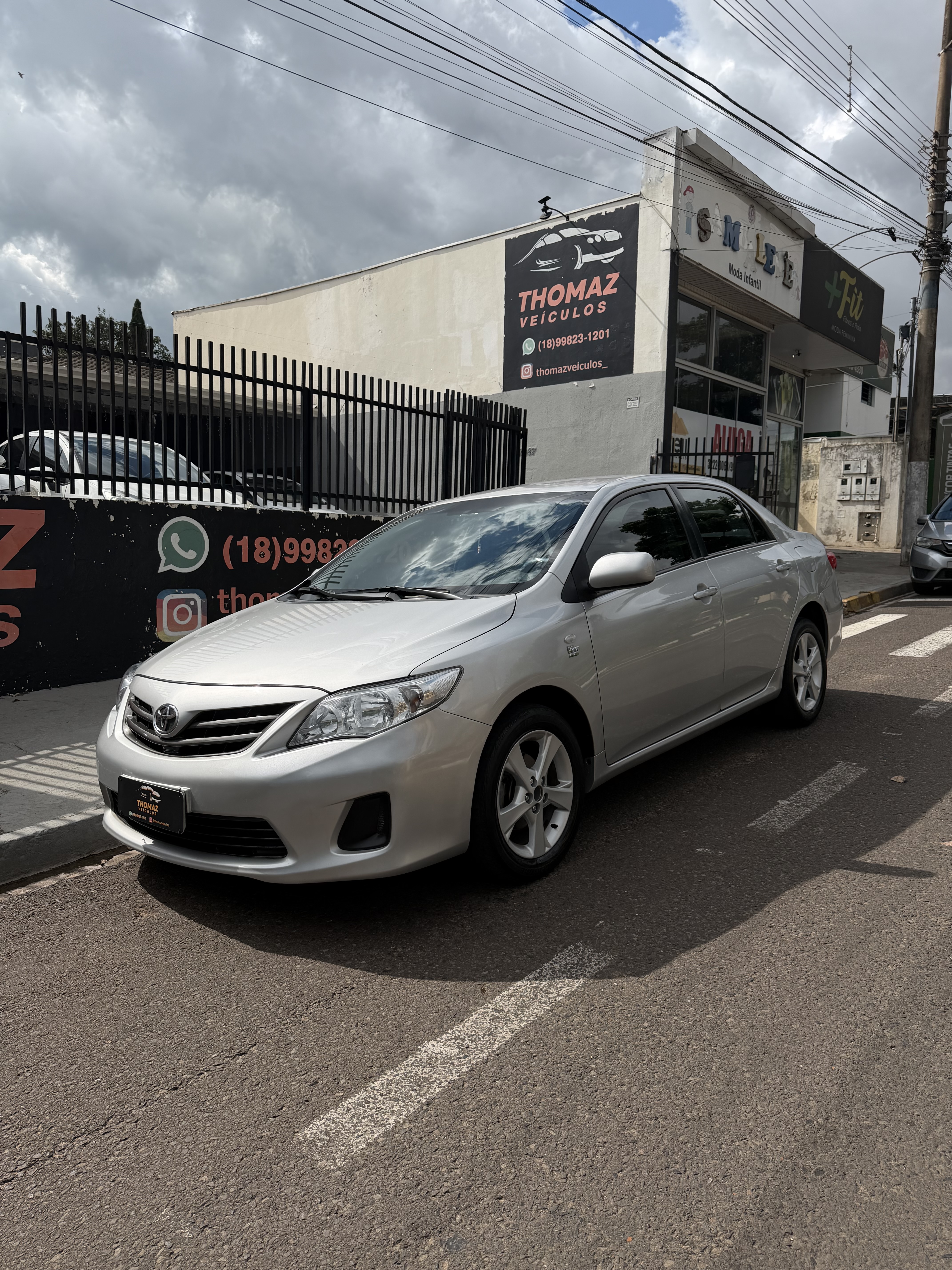 Corolla 2013 Automático Prata BAIXO KM IPVA PAGO