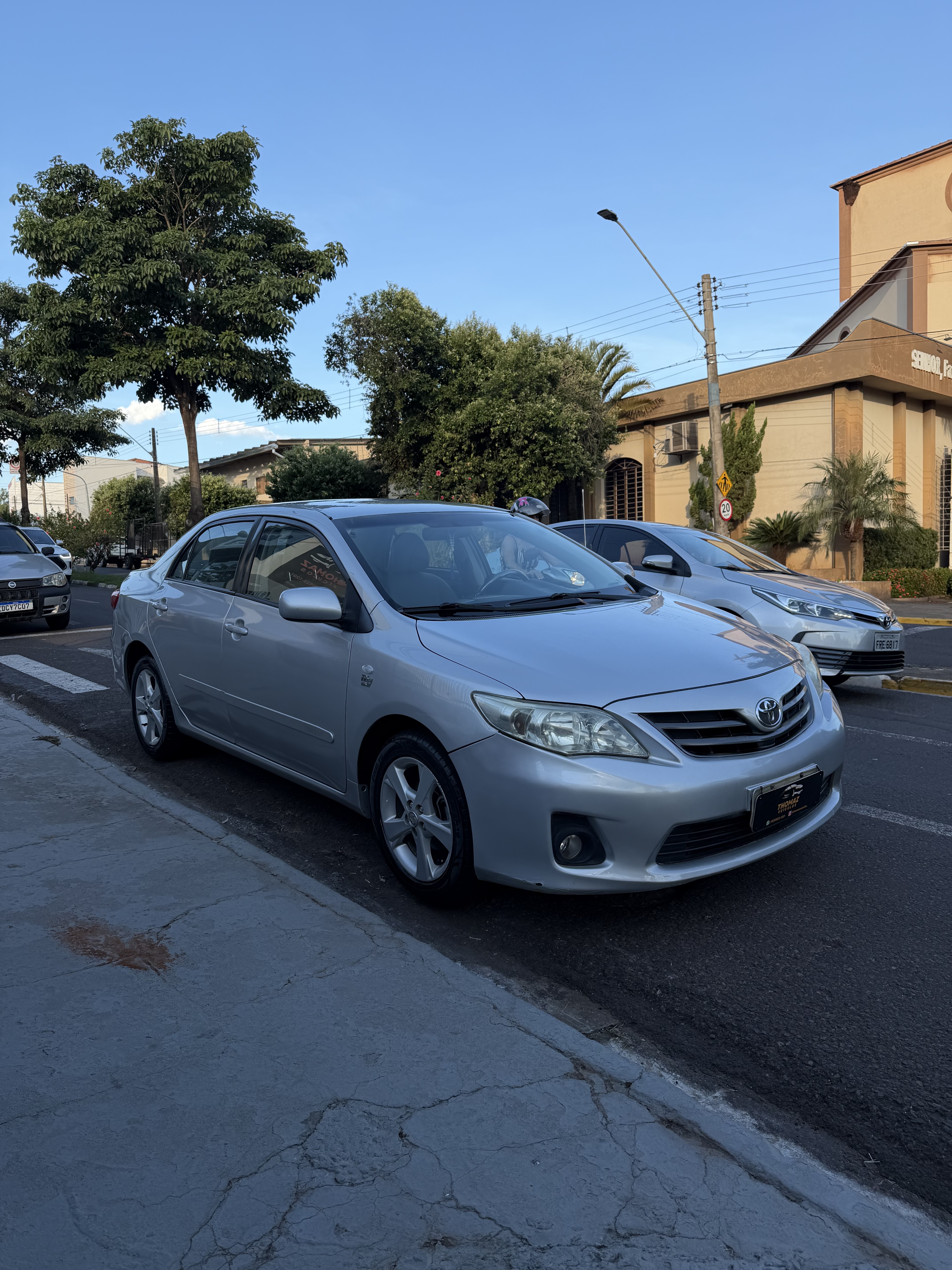 Corolla 2012 1.8 Gli Automático PRATA
