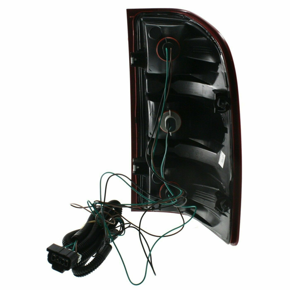 Chevrolet Silverado 2007-2014 GMC Sierra taillight assembly