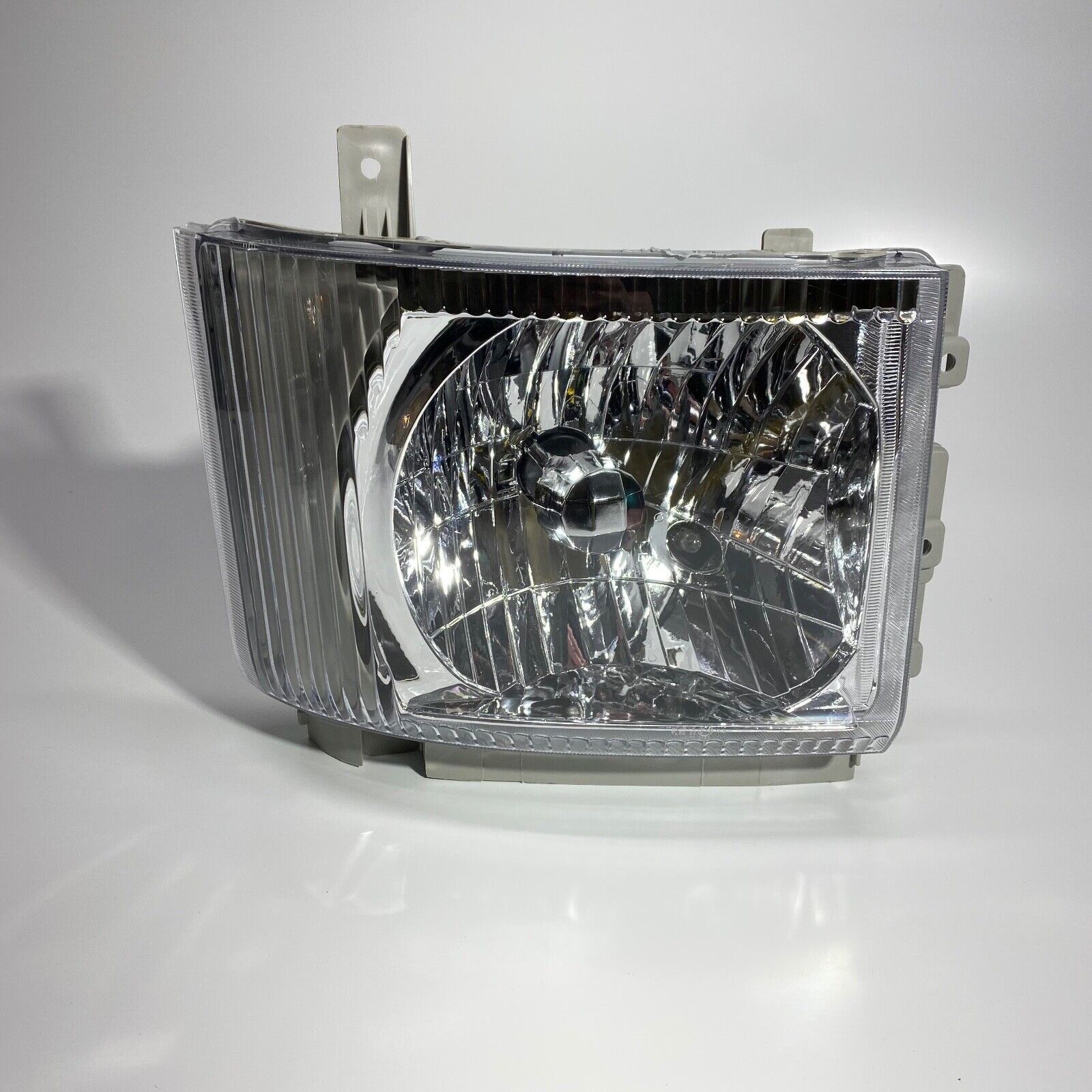 Isuzu NPR NQR 700P ELF 2008-2020 Model Headlight Assembly 213-1139