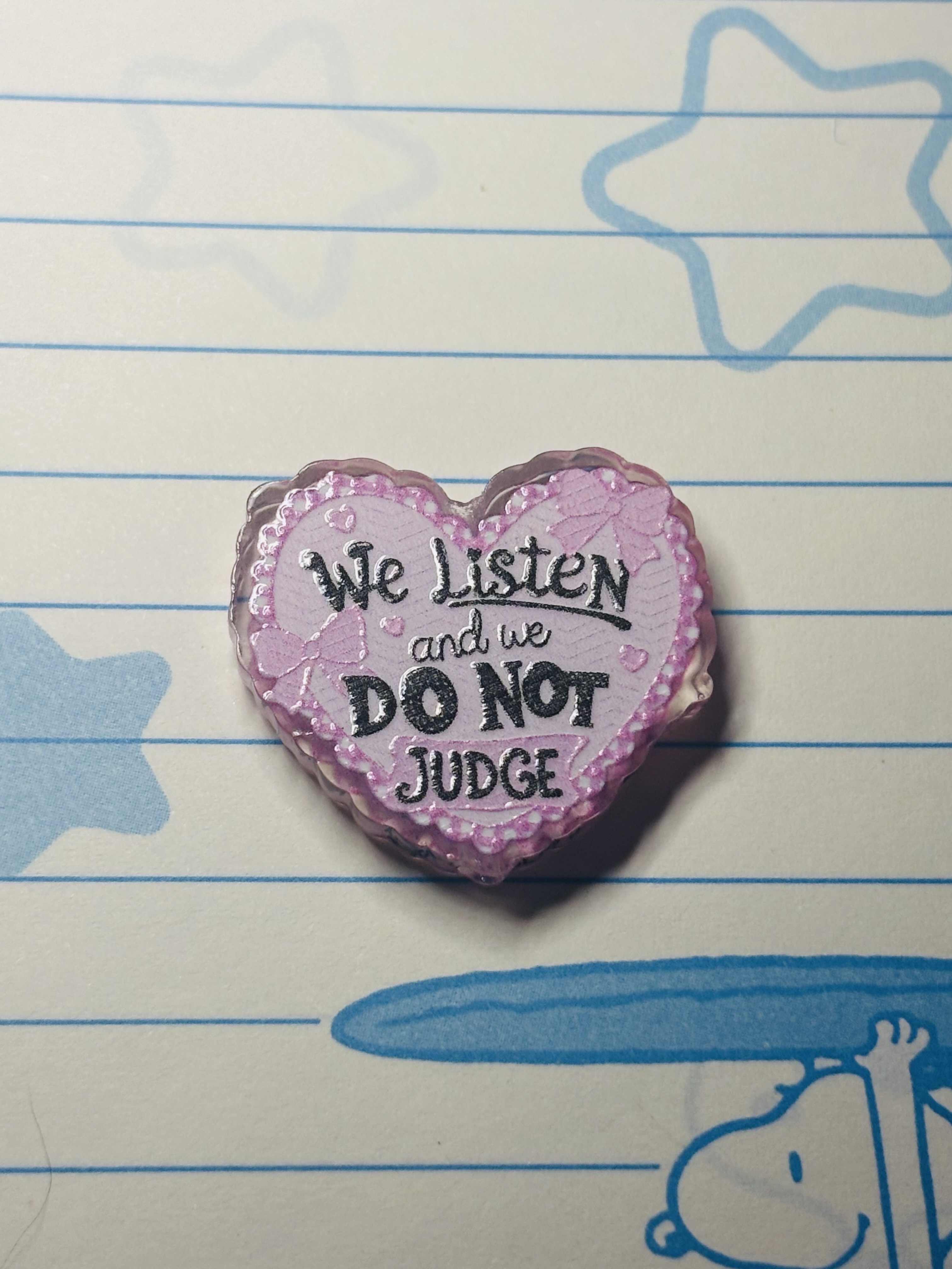 Acrílico de corazón (escuchamos pero no juzgamos)