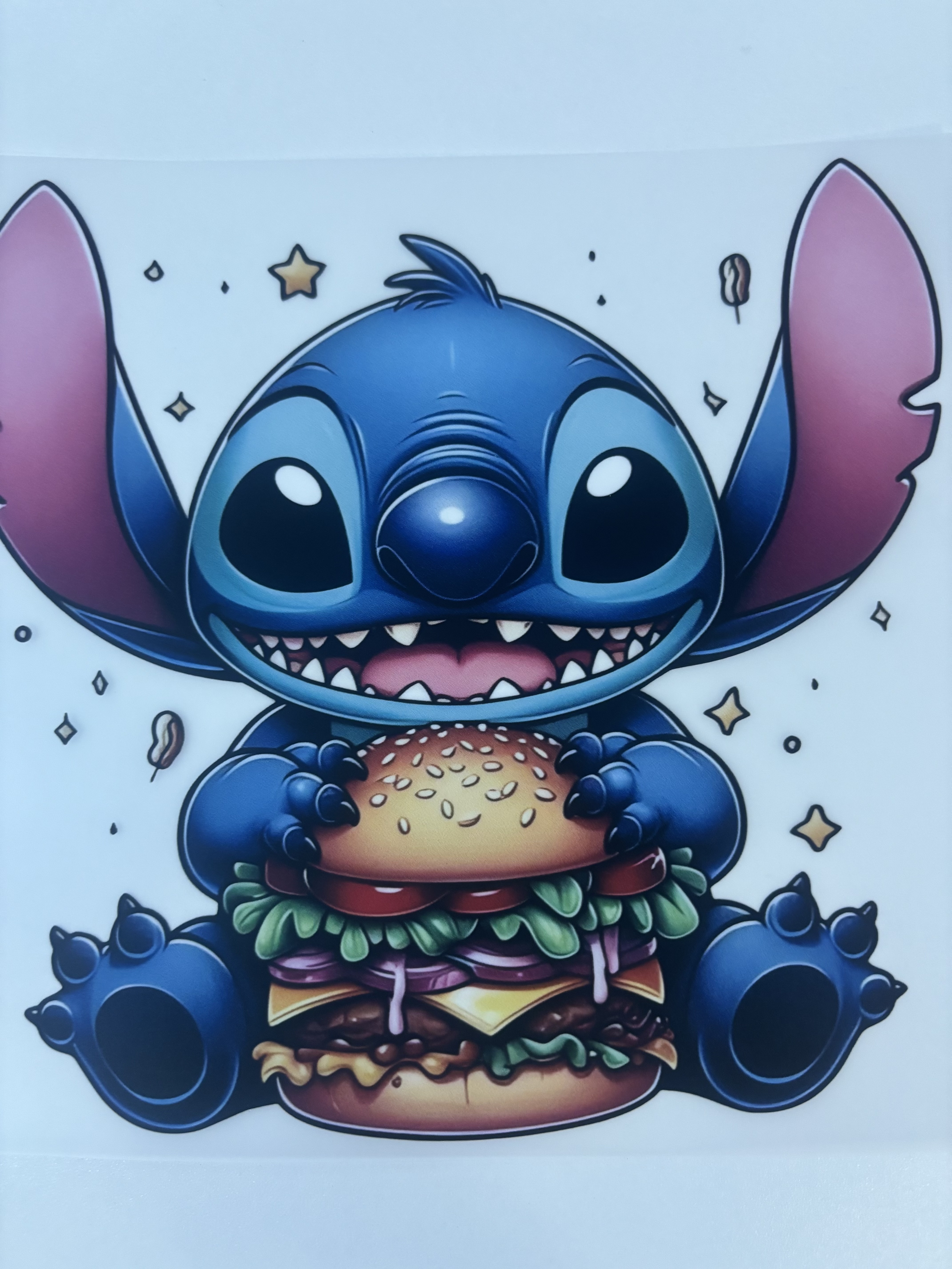 Stitch con hamburguesa
