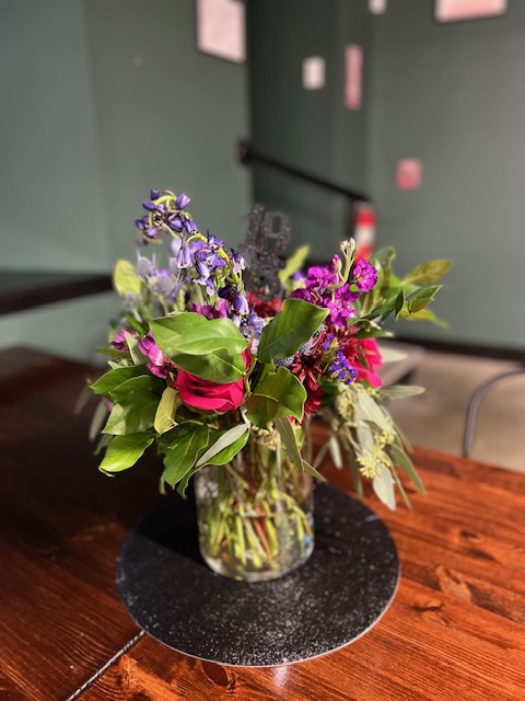 Vase arrangement (example)