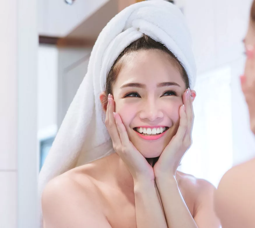 SKIN Instant Reveal Berry Scrub