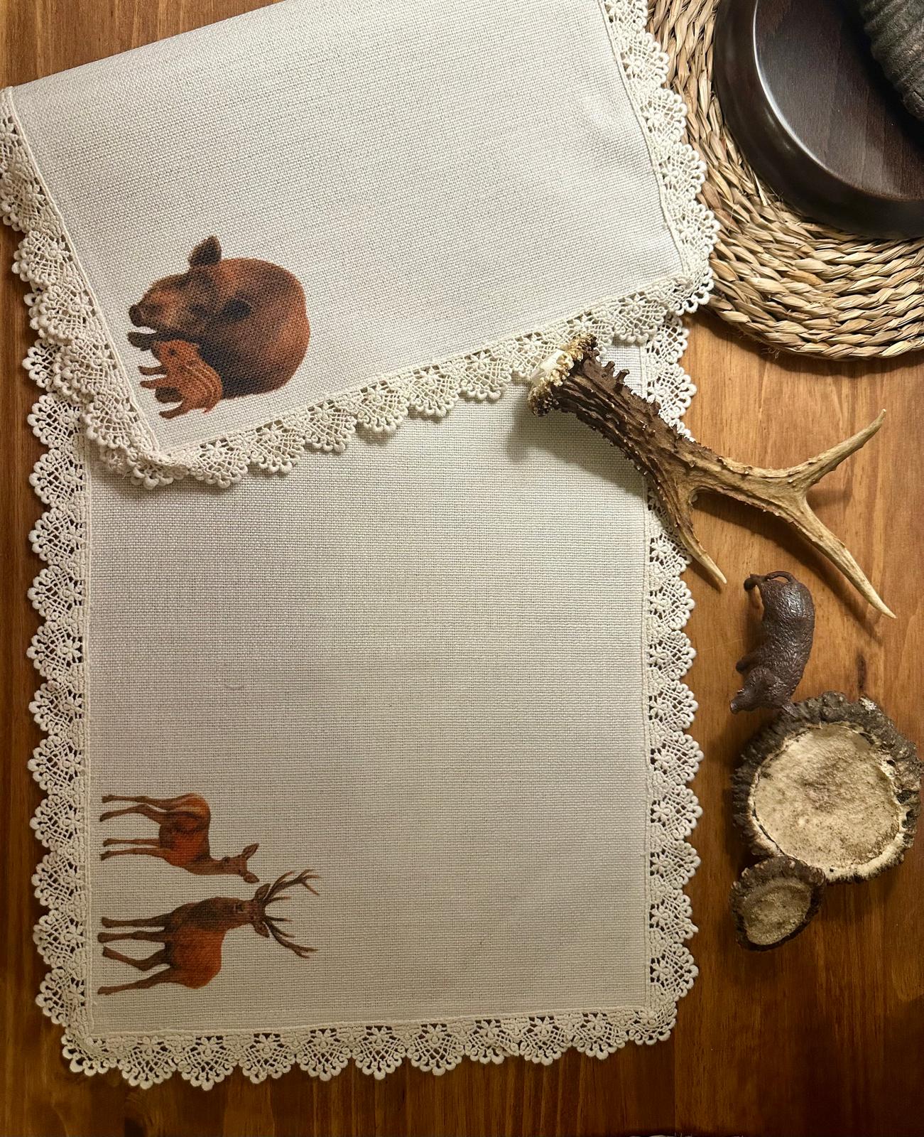 Juego de manteles decorativos