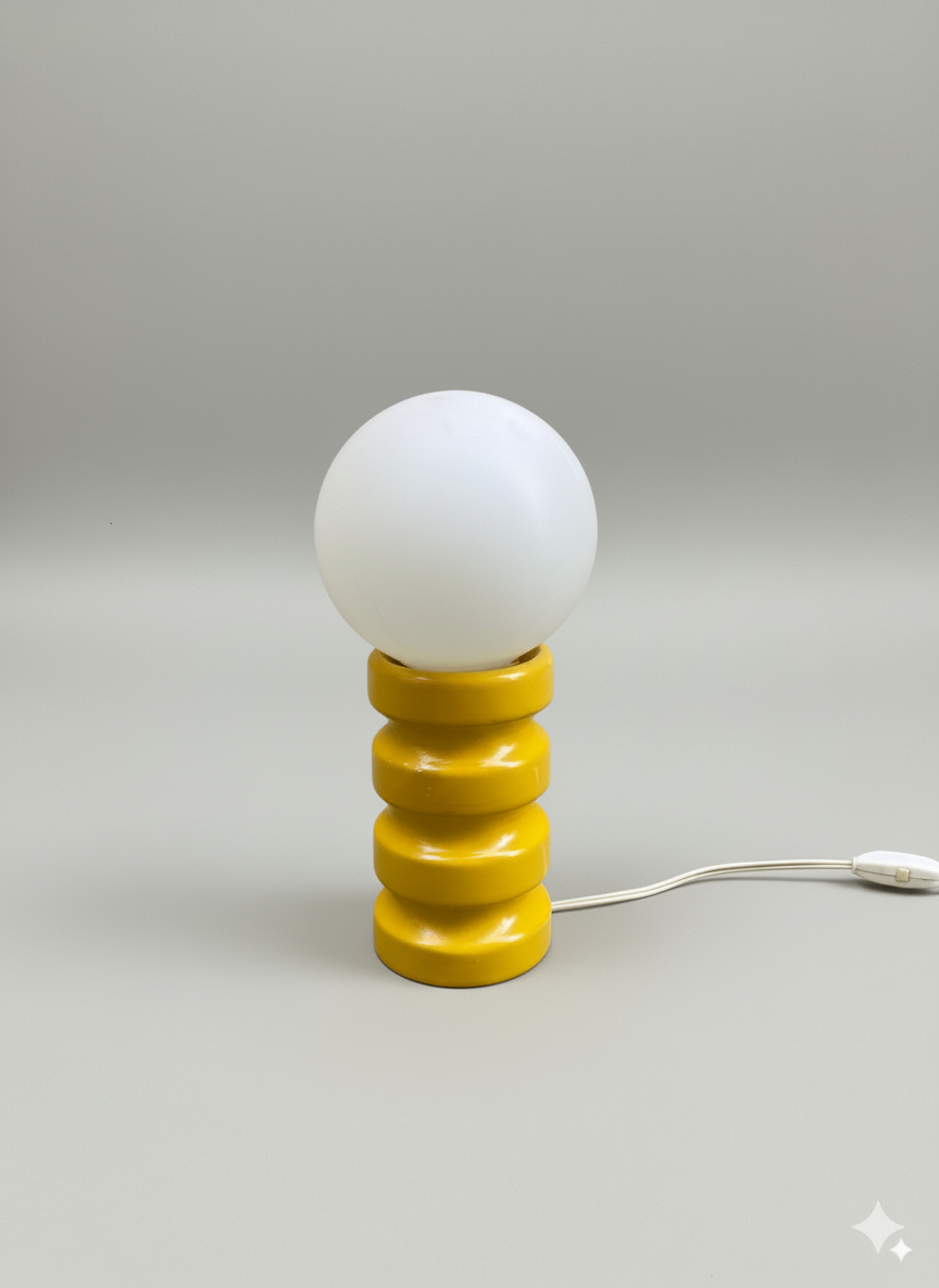 Lampe vintage jaune en céramique émaillée 