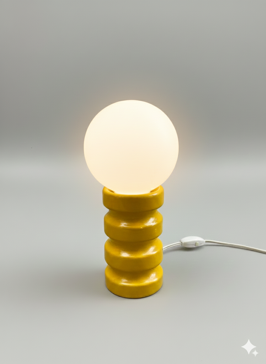 Lampe vintage jaune en céramique émaillée 