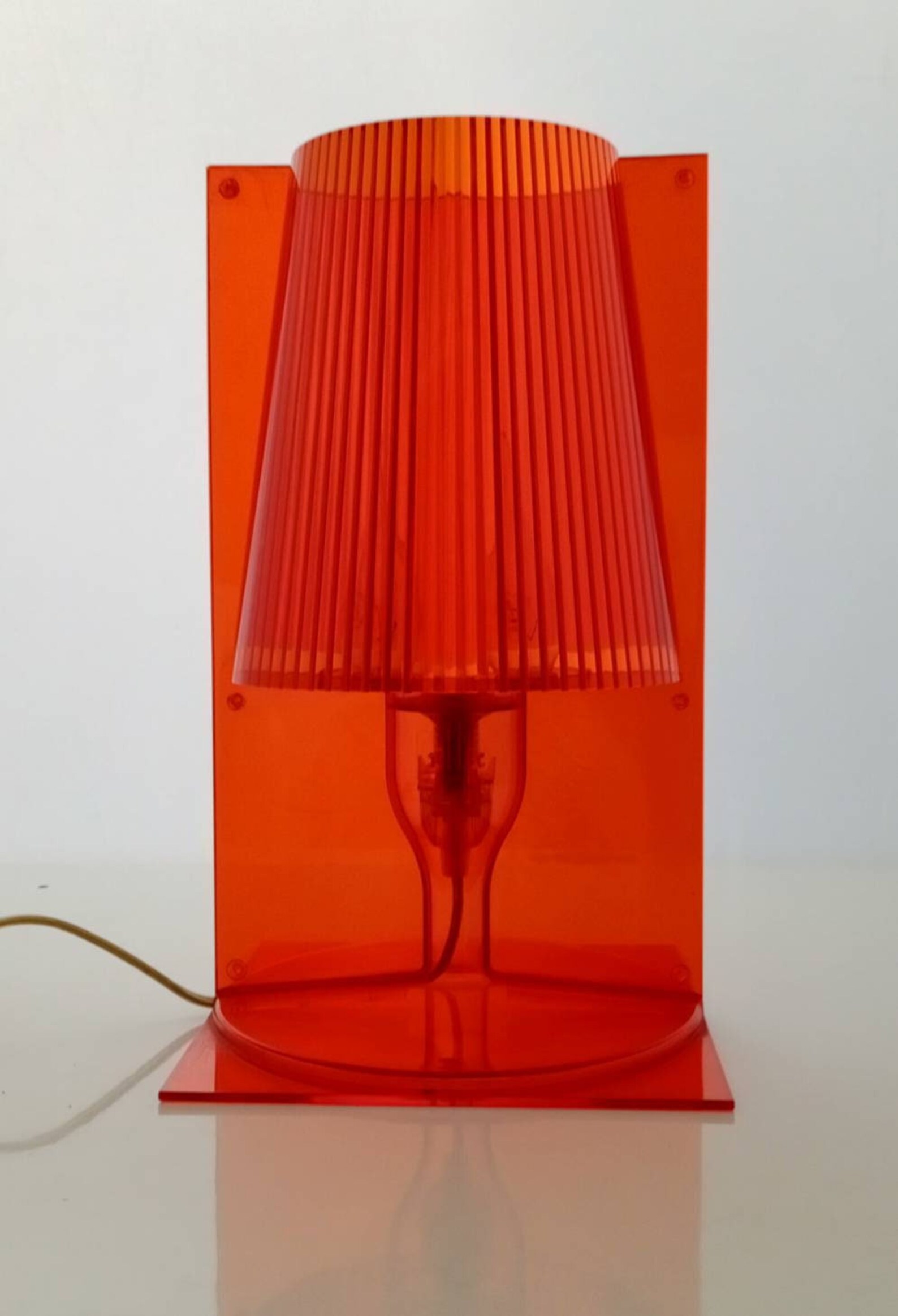 Lampe Take par Feruccio Laviani pour Kartell