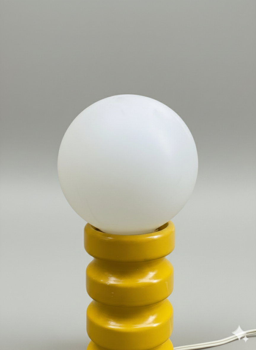 Lampe vintage jaune en céramique émaillée 
