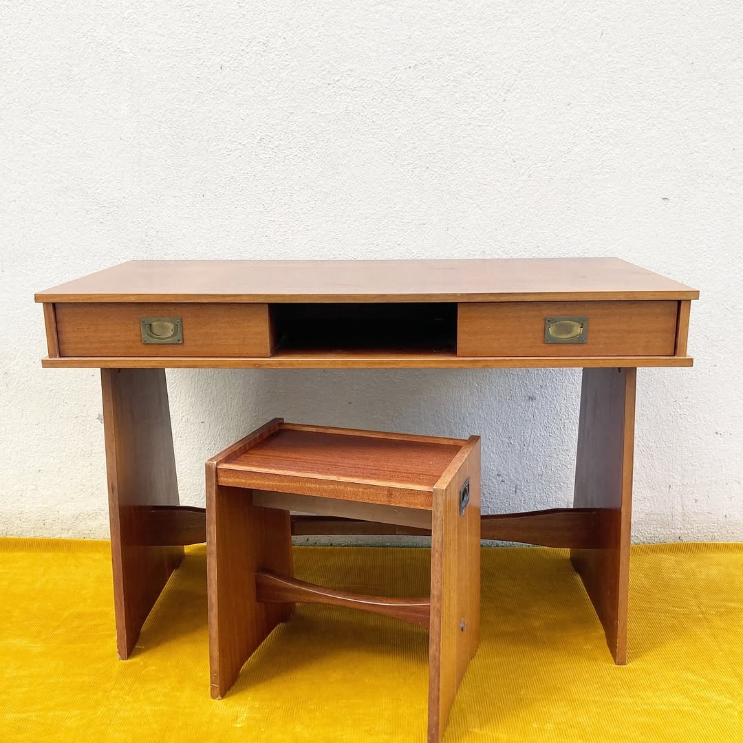 Bureau Gautier modèle paquebot avec tabouret assorti