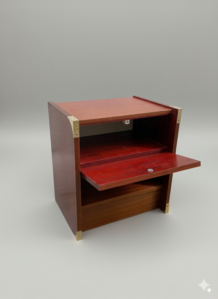 Chevet moderniste années 60–70 avec ferrures en laiton