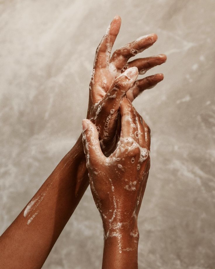 Berry Foaming Glycolic Body Scrub