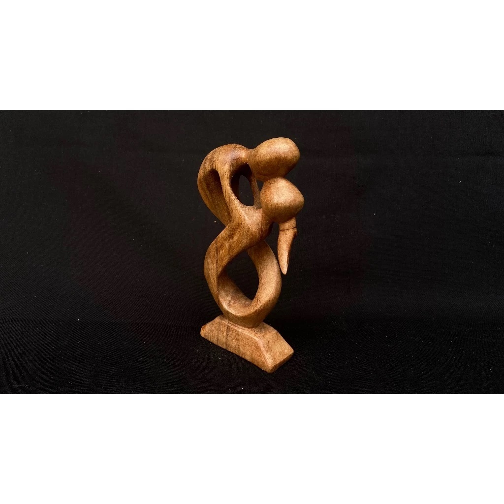 Patung Kayu Pasangan