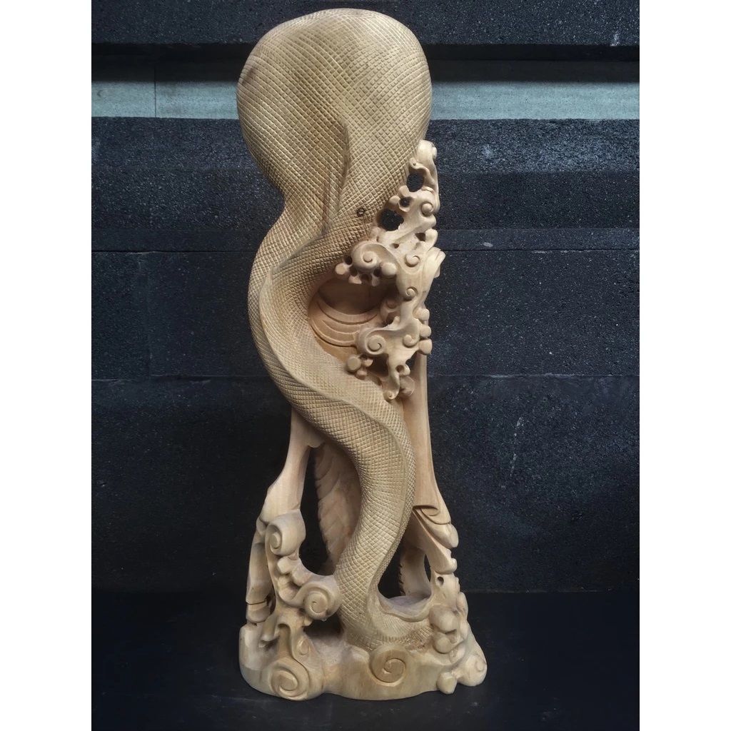 Patung Krishna dan Ular Kobra