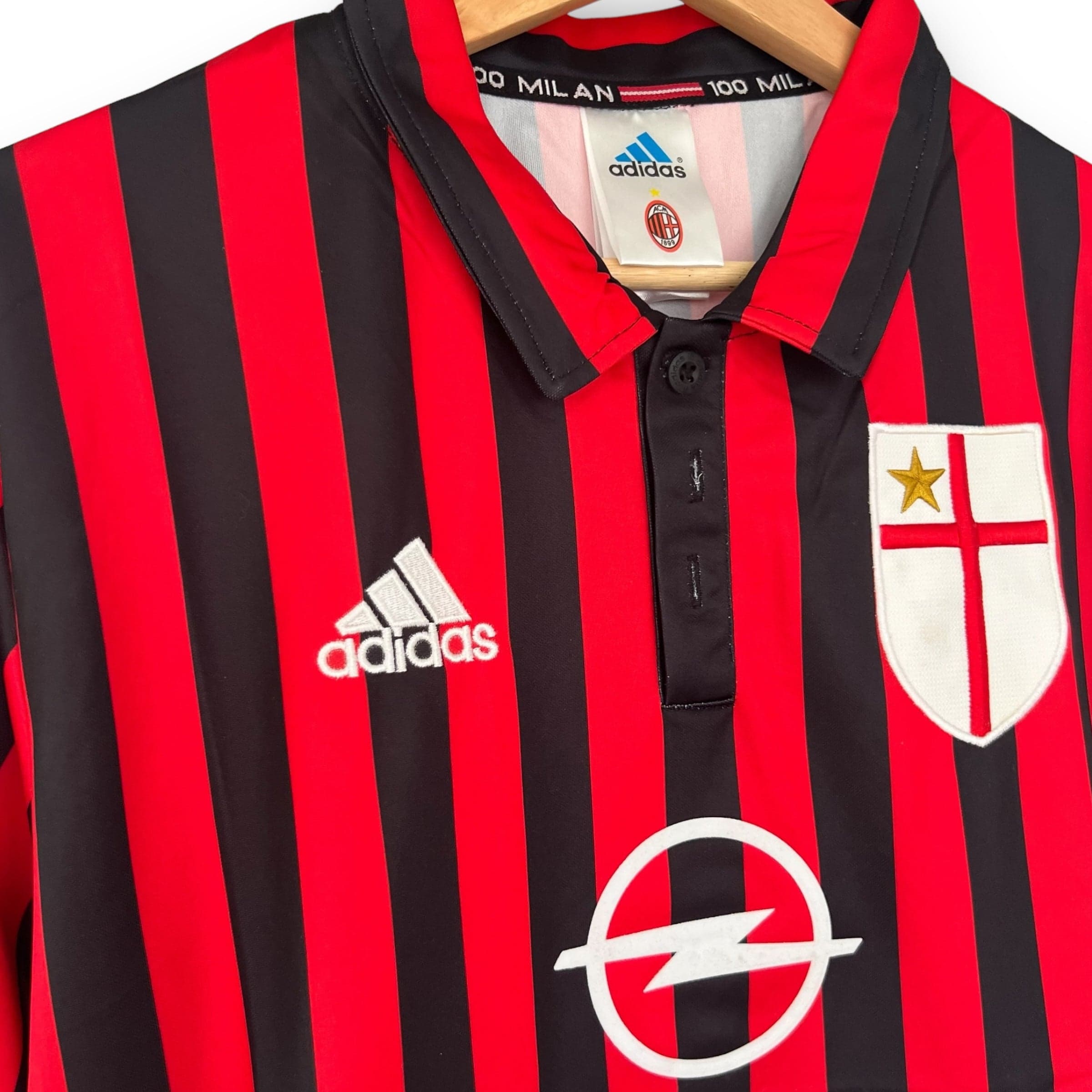 Camiseta de fútbol retro del AC Milan 1999-2000, primera equipación.