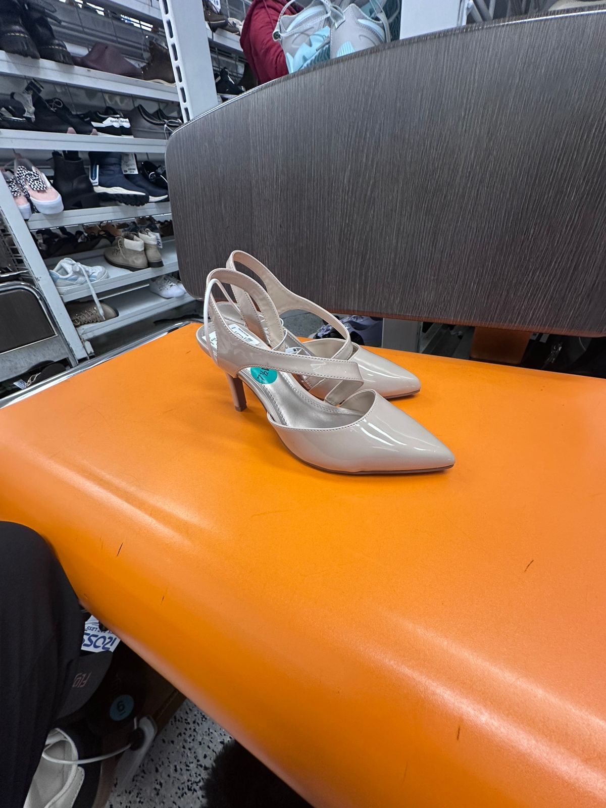 Zapatos de tacón beige