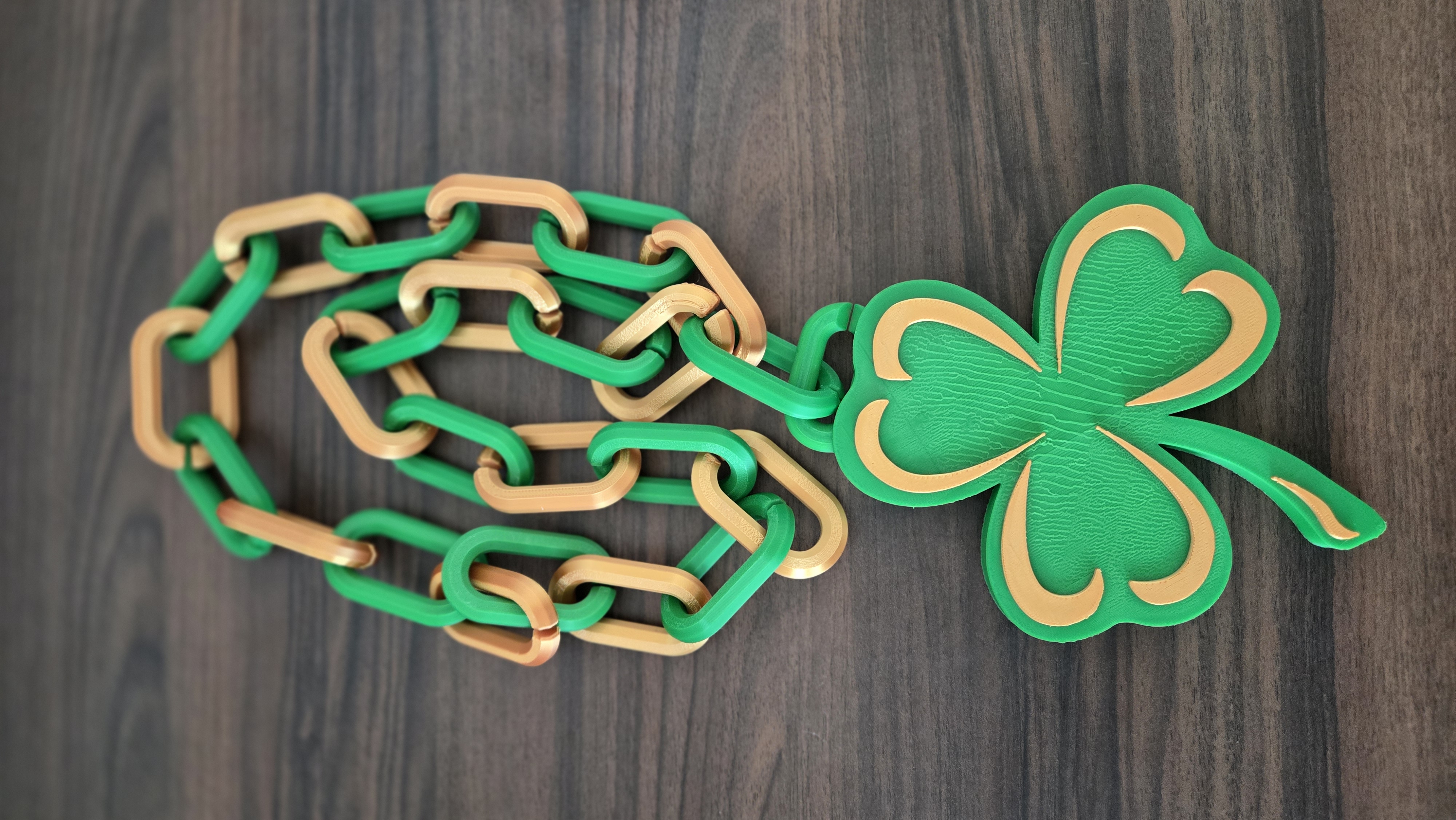 St. Patricks Day Shamrock Chain