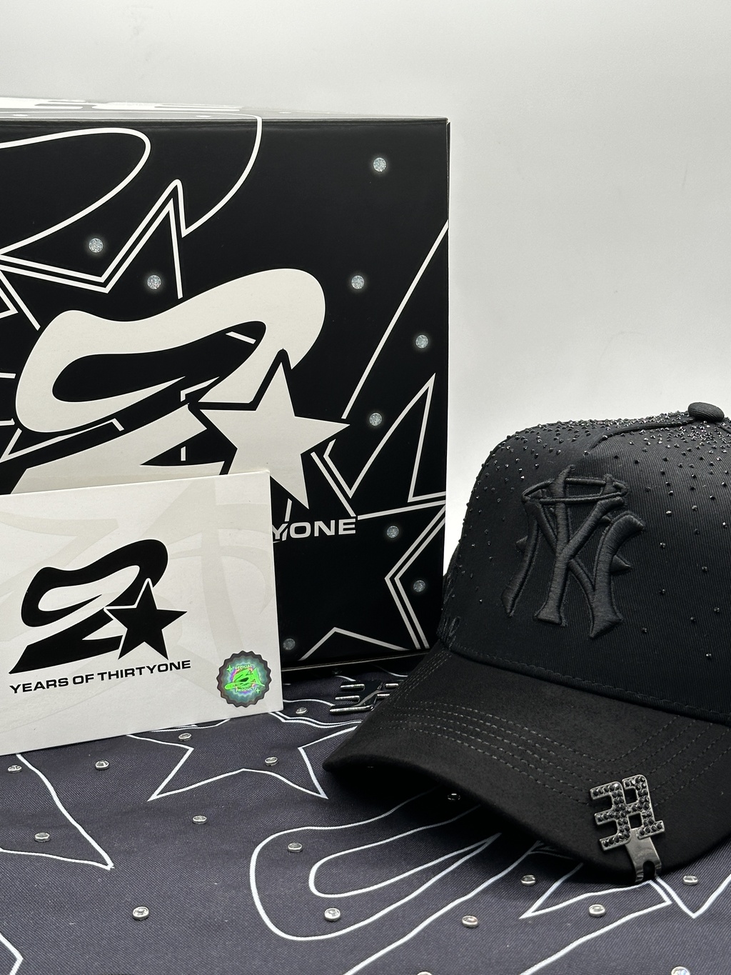 31hats 2do aniversario//forever black