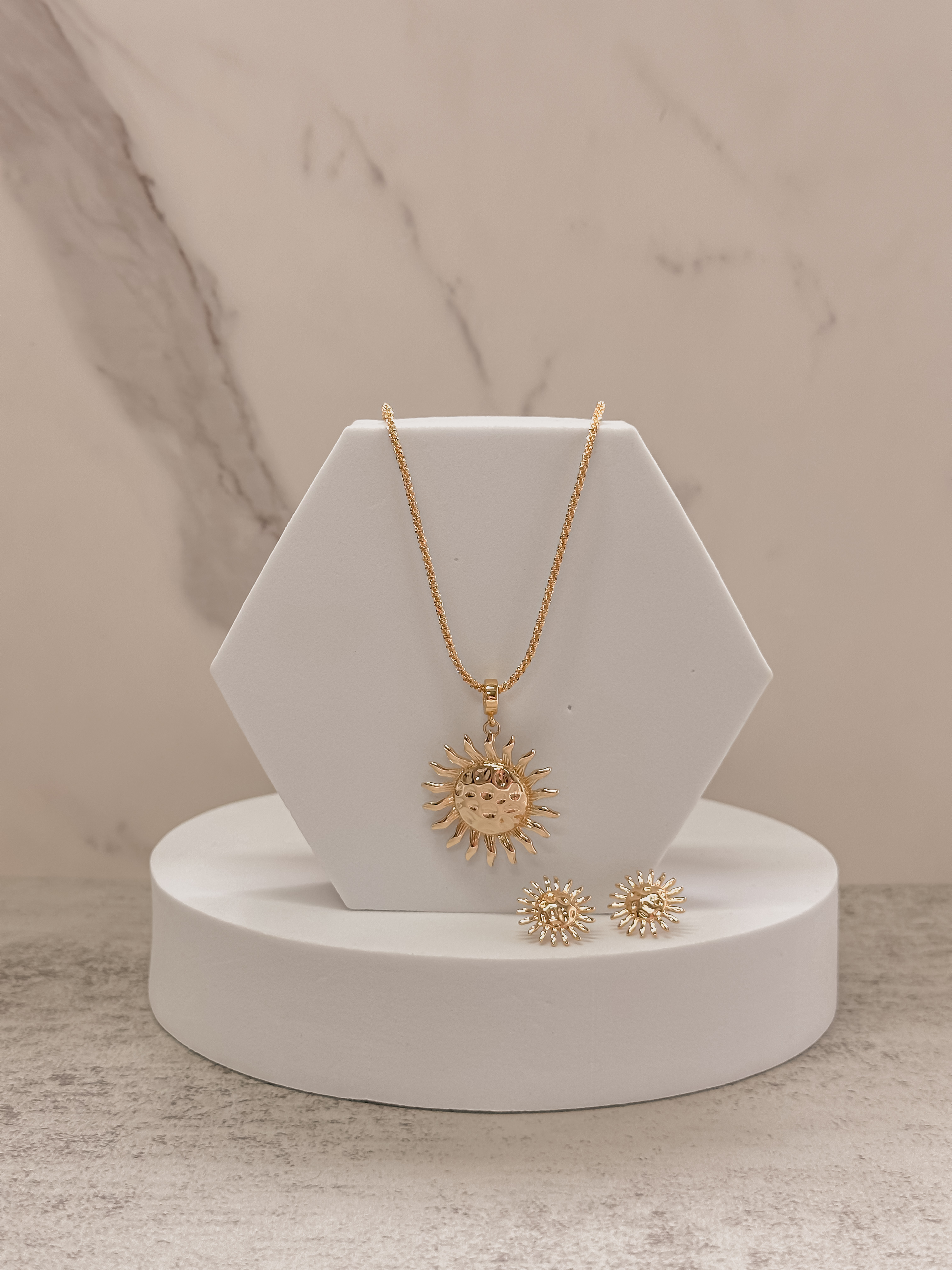 Set de Joyería Sol Dorado