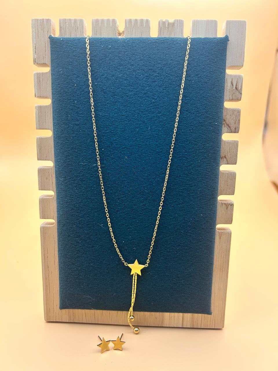Collar dorado estrella