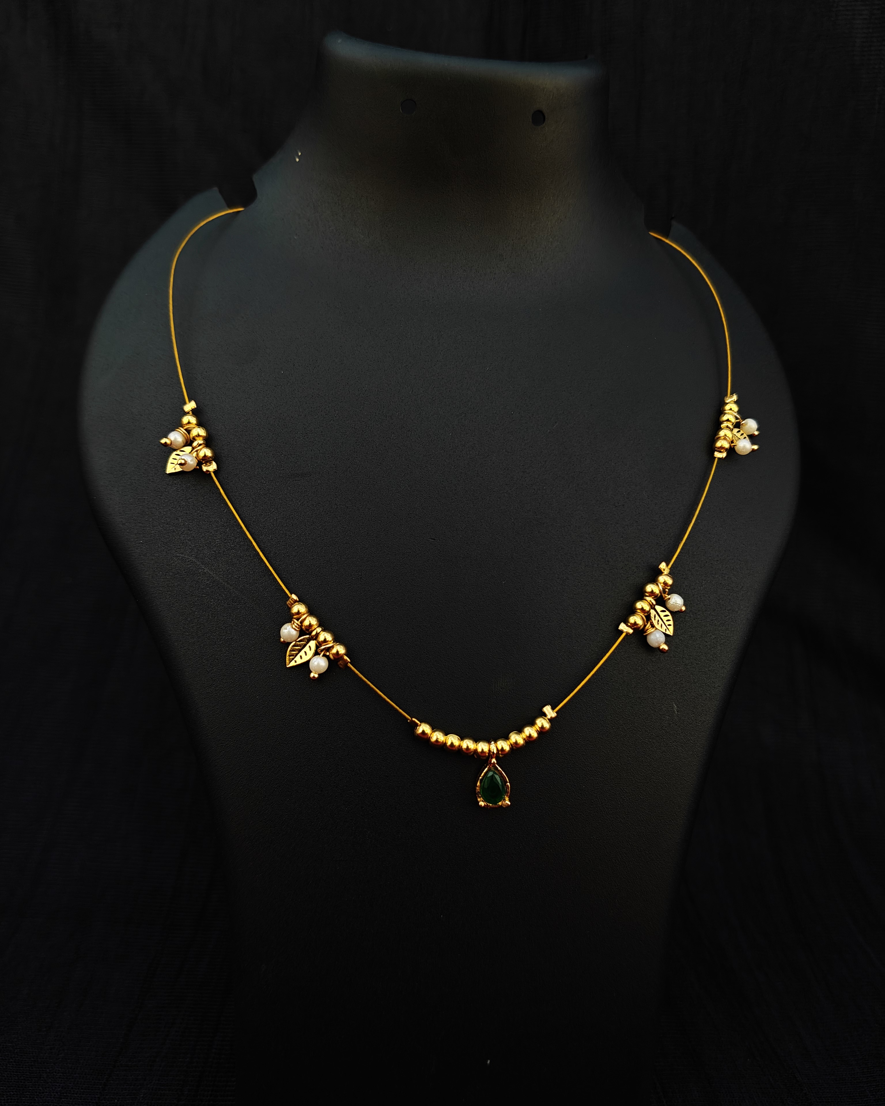 Emerald with Leaf Loreal Chain