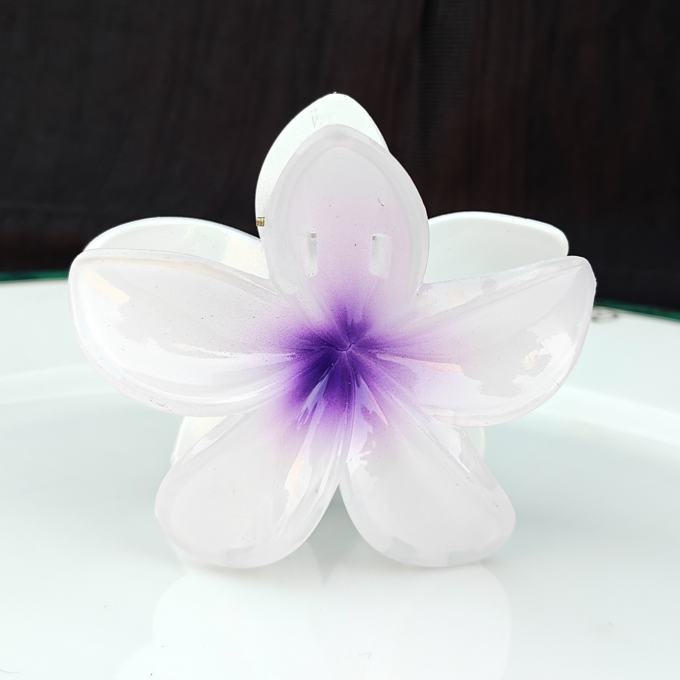 Daisy Clear Claw Clip - White with Purple