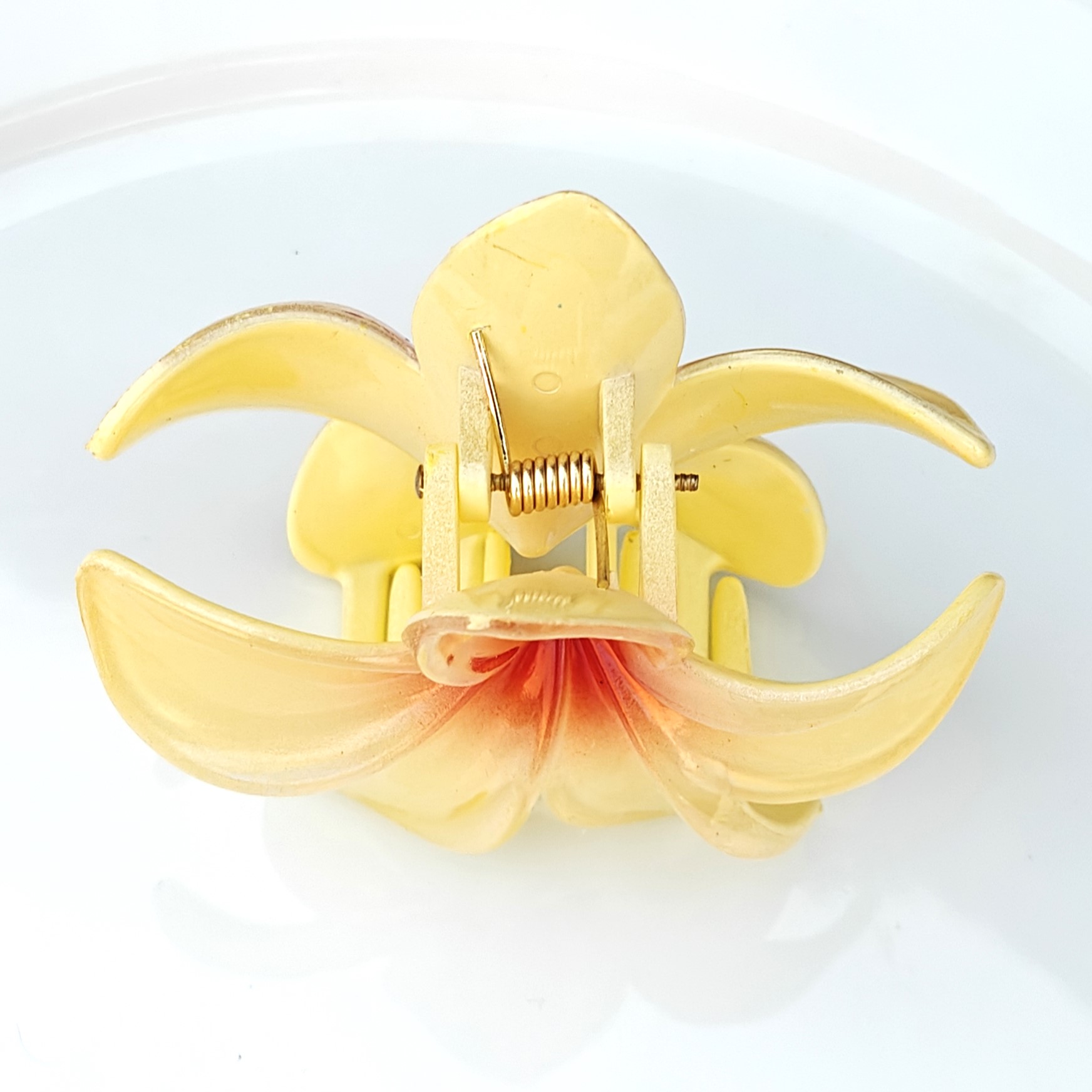 Daisy Clear Claw Clip - Yellow 