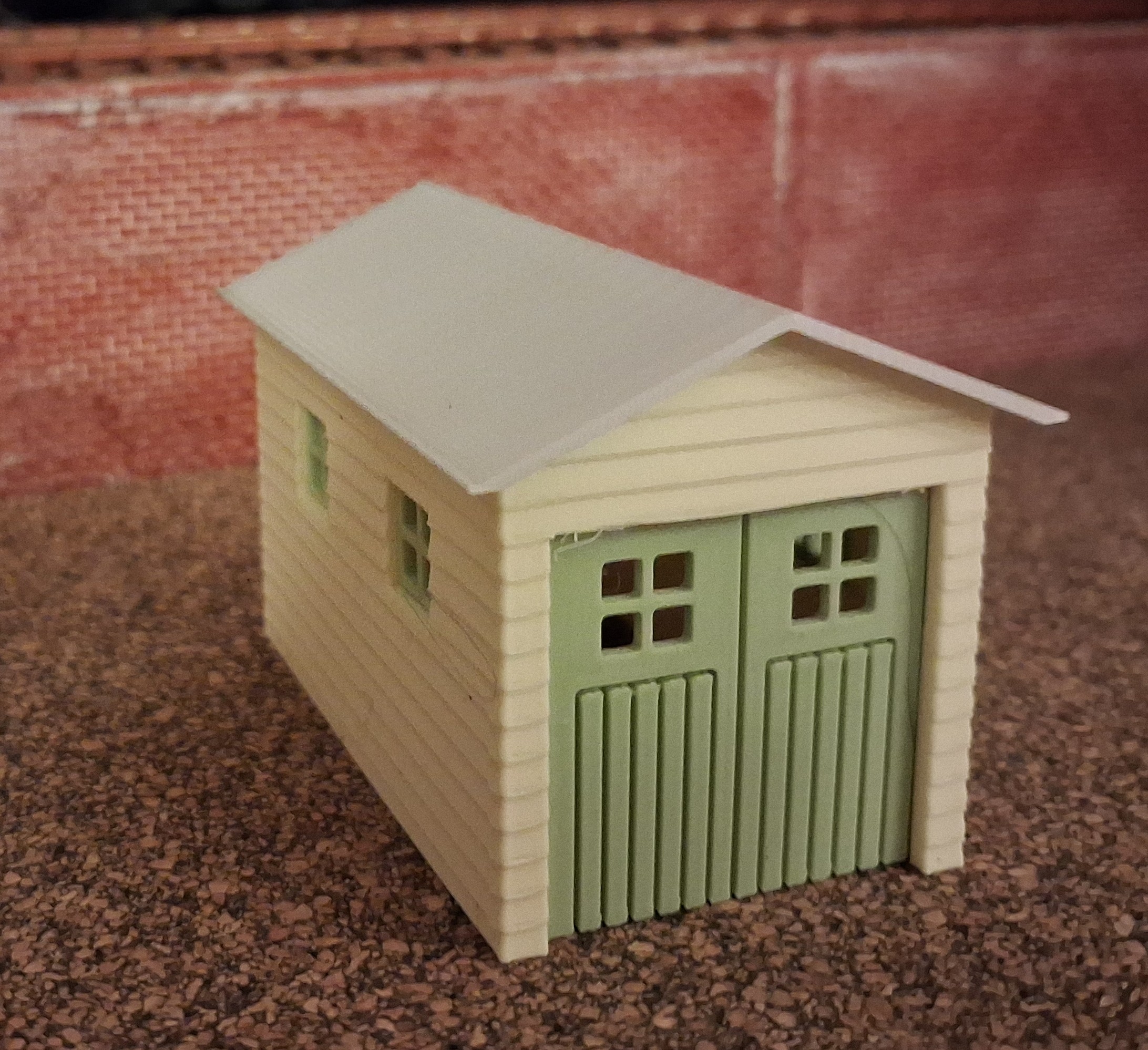 Timber single car garage -  HO scale