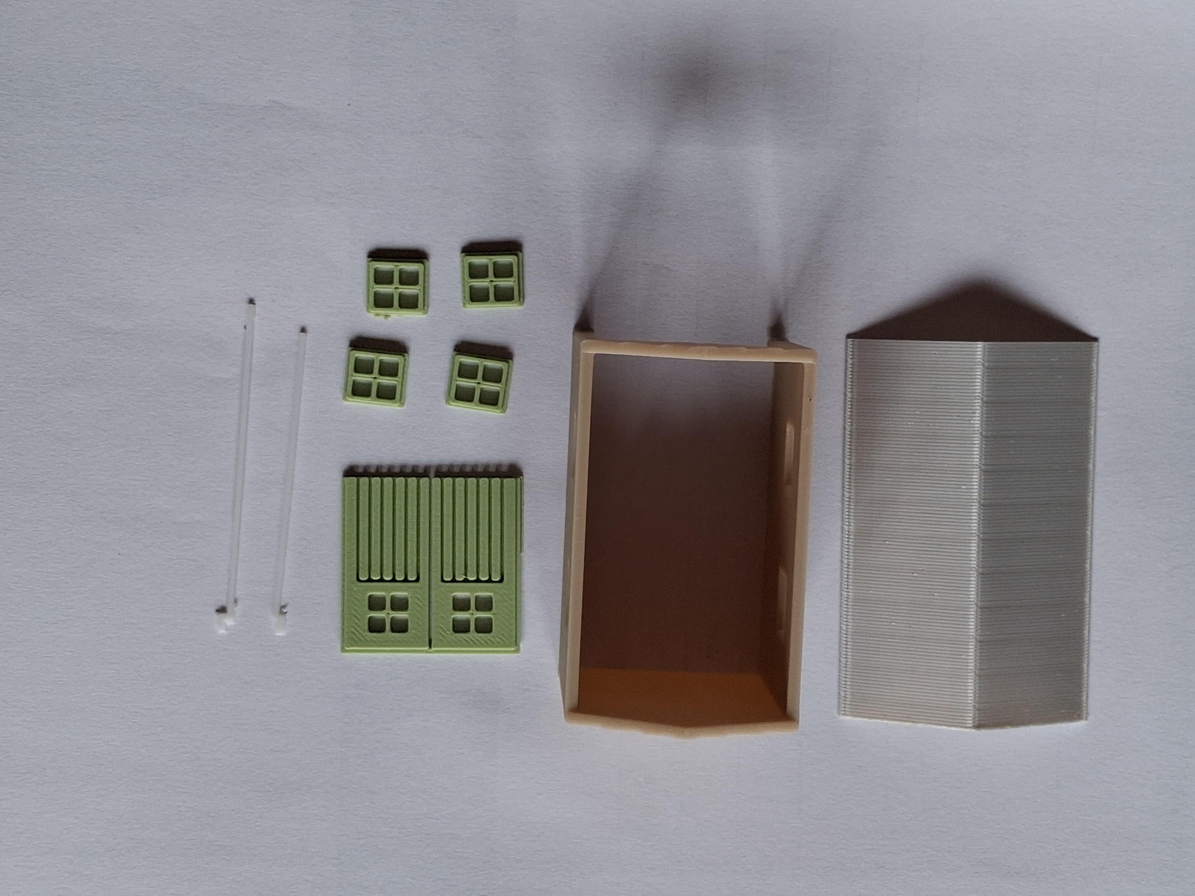 Timber single car garage -  HO scale