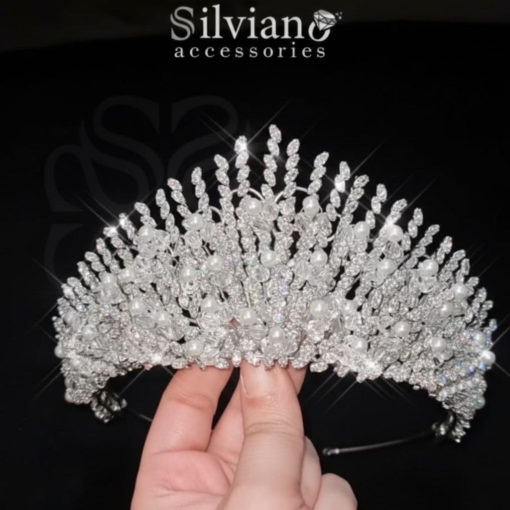 تاج اللؤلؤ الملكي