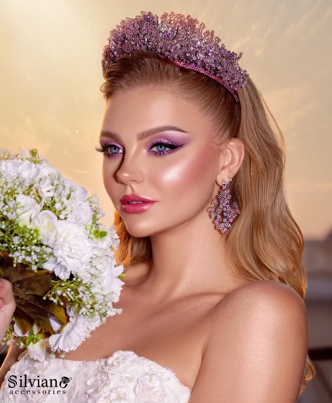 تاج أزهار الورد الفاتن