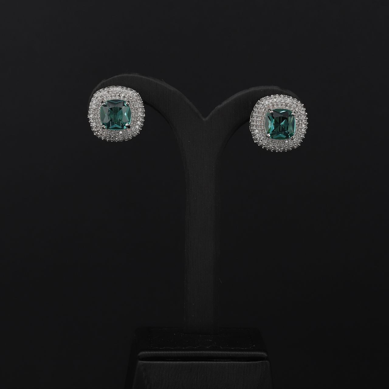 طقم "زمرد المحيط" الملكي 