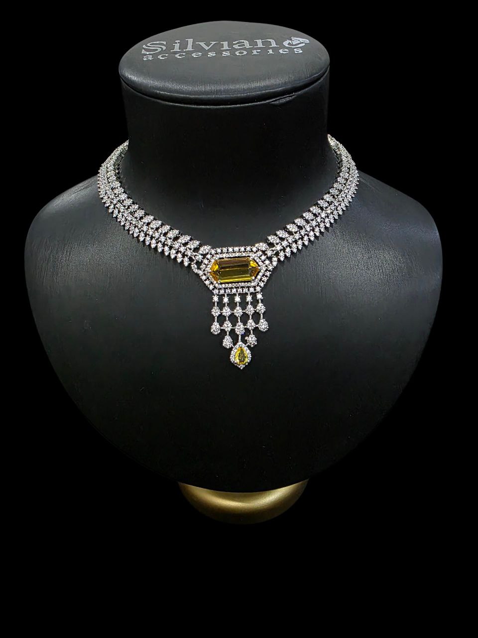 "طقم "إشراقة ليالينا