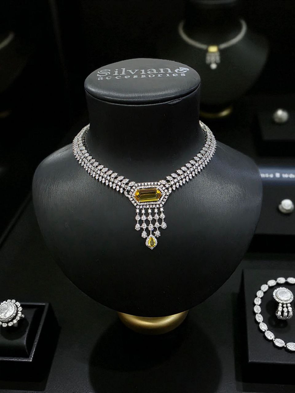 "طقم "إشراقة ليالينا