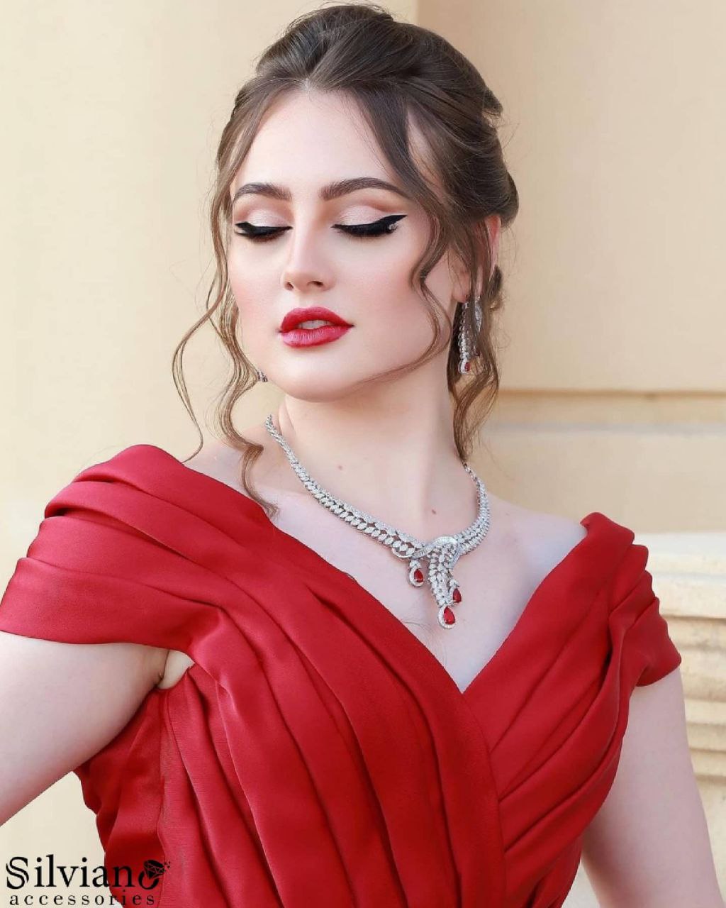 طقم الدره الحمراء 