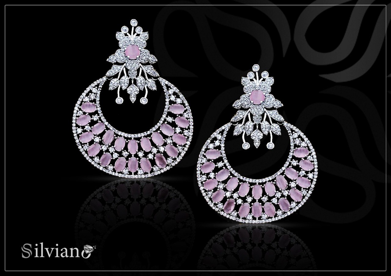 "أقراط "قمرية