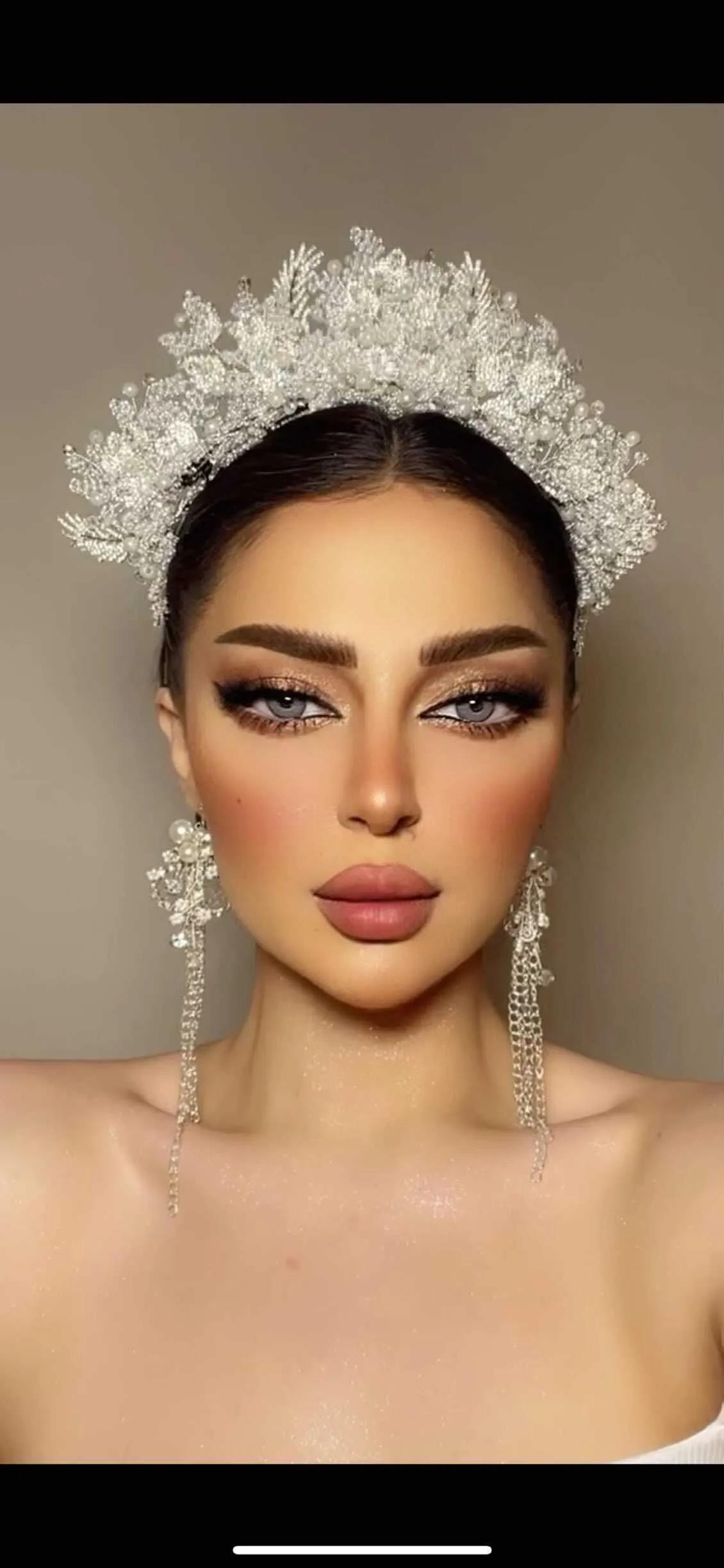 تاج الاغصان المتلألئه او تاج (لألئ) أو إكليل سلفيانو الثلجي  - فخامة متلألئة ليومك الخالد 