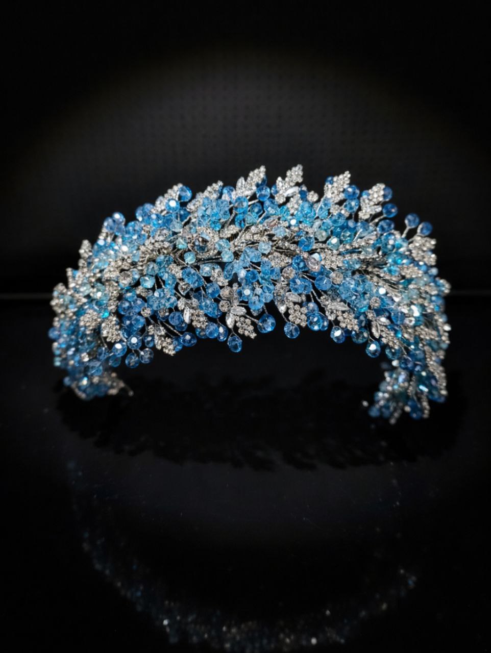 لـورين بلو | LORIN BLUE