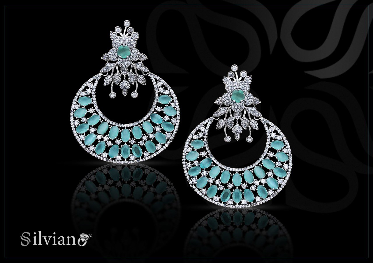 "أقراط "قمرية