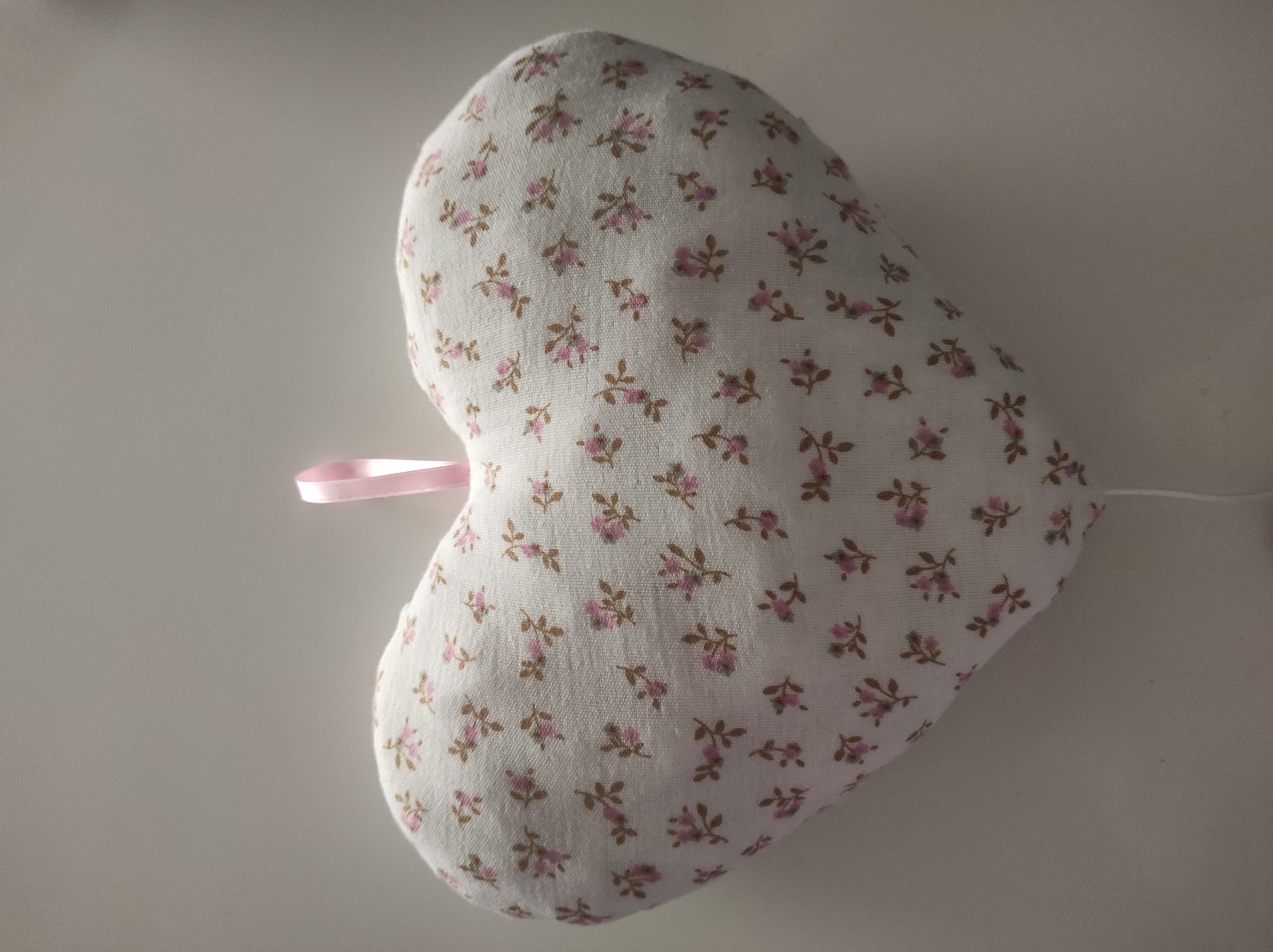 Coussin musical en forme de cœur