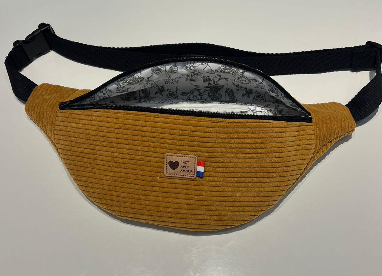 Sac banane en velours côtelé