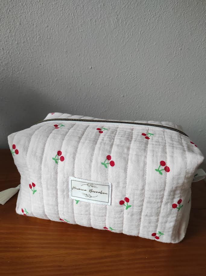 Ensemble trousse et pochette  motif cerises