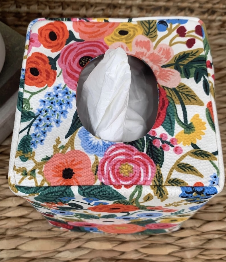 Floral reversible tissue box cover