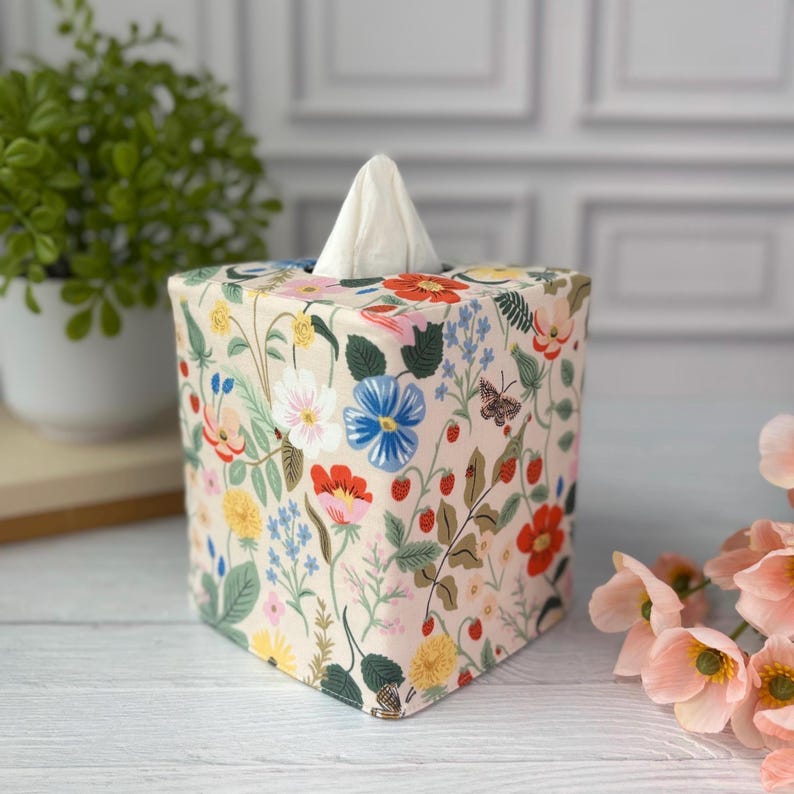 Floral reversible tissue box cover